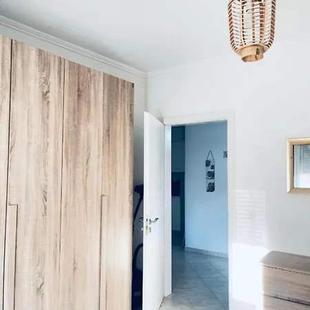 Roy Iv Lägenhet
