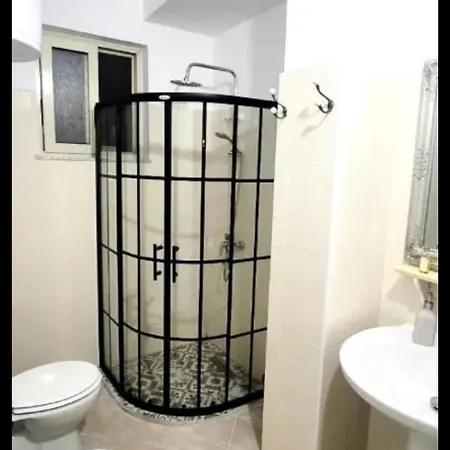 Roy Iv Apartmán