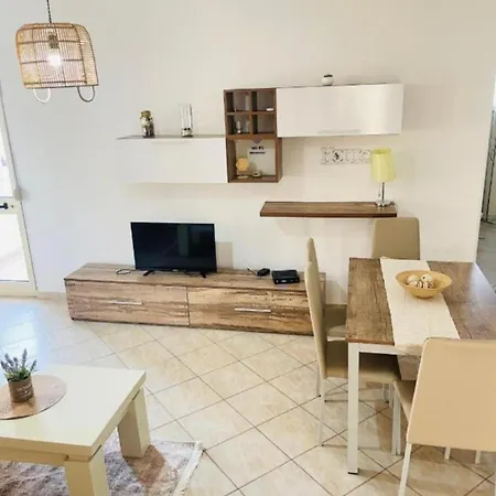 Roy Iv Apartment
